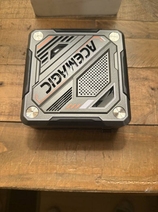 ACEMAGIC AM18 Mini PC AMD 7840HS 32gig DDR5 1 TB SSD Like New