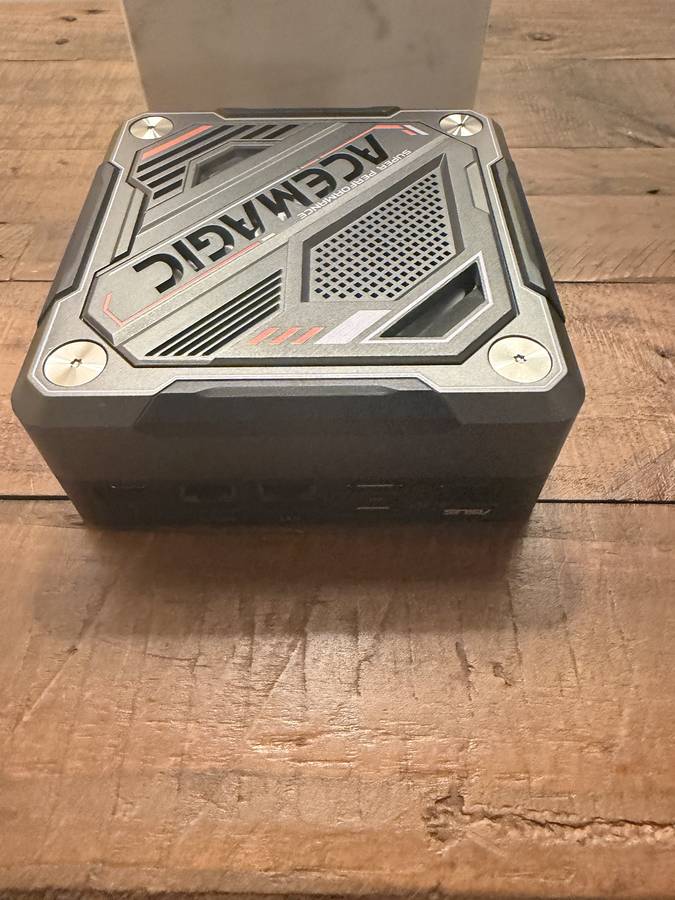 ACEMAGIC AM18 Mini PC AMD 7840HS 32gig DDR5 1 TB SSD Like New